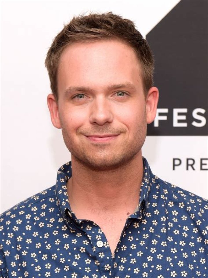 Patrick J. Adams AdoroCinema