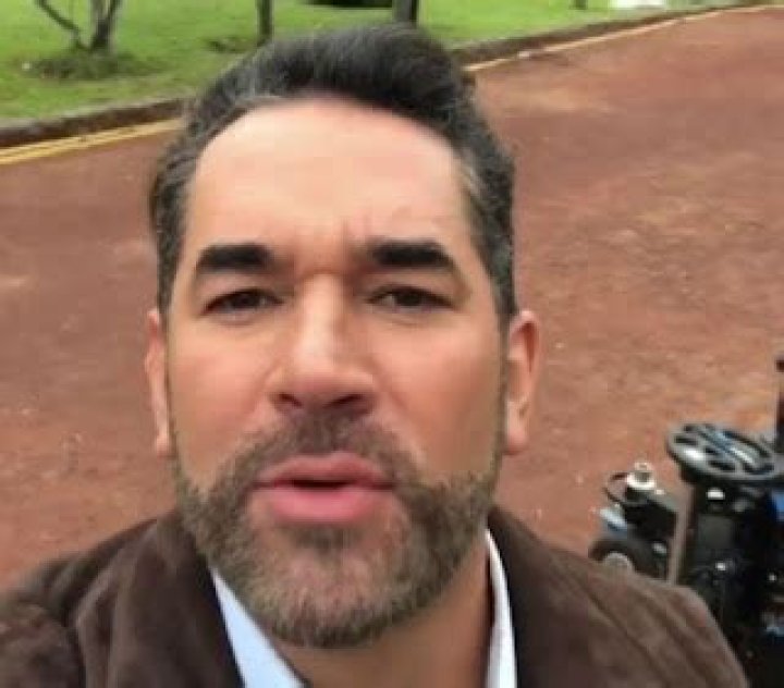 Picoteando el Espectaculo Eduardo Santamarina super&oacute; el alcoholismo