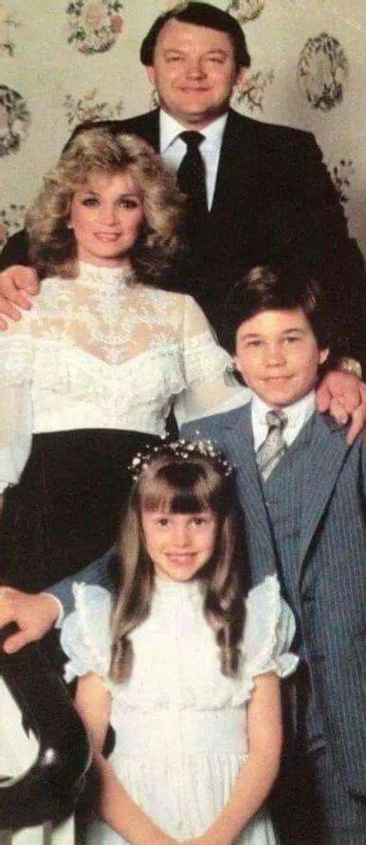 Pin by Penelope Miles on Nancy grace and her twins Nancy grace, Nancy