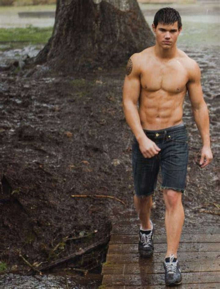 Pin on Taylor Lautner