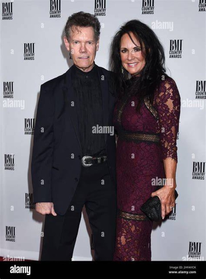 Randy Travis and Mary Davis are married LA Times