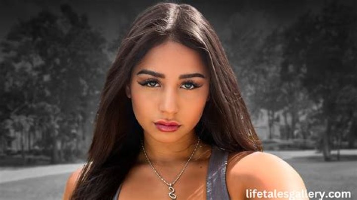 Samantha Logan Bio, Age, Net Worth, Married, Facts, Career