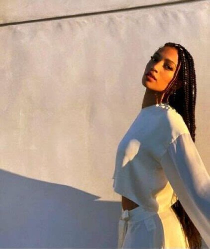 Samantha Logan net worth, age, biography, relationship, wiki, family