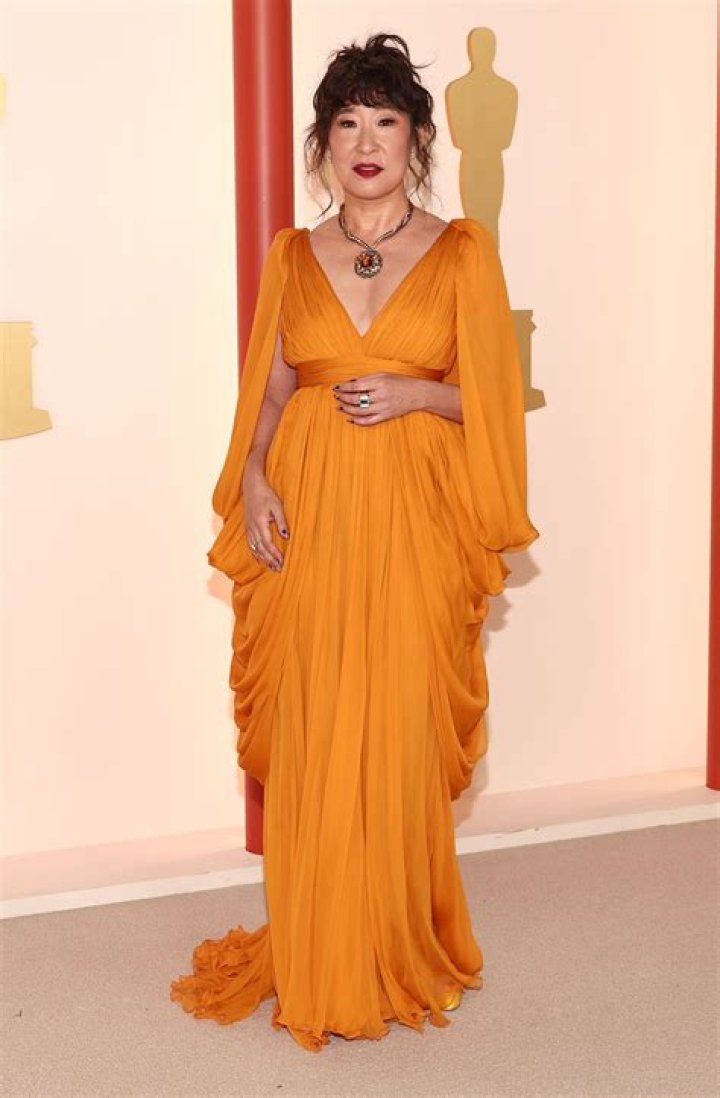 Sandra Oh Leads the Pack of Ladies who Looked Great Wearing Yellow Go