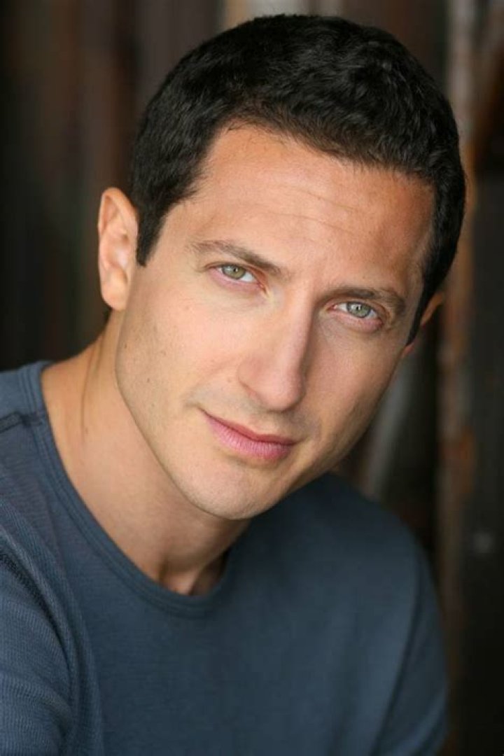 Sasha Roiz, Fans