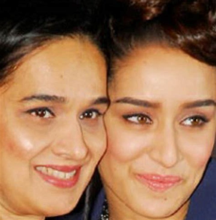 Shivangi Kolhapure Wiki, Age, Sister, Movies (Shakti Kapoor wife) & More.