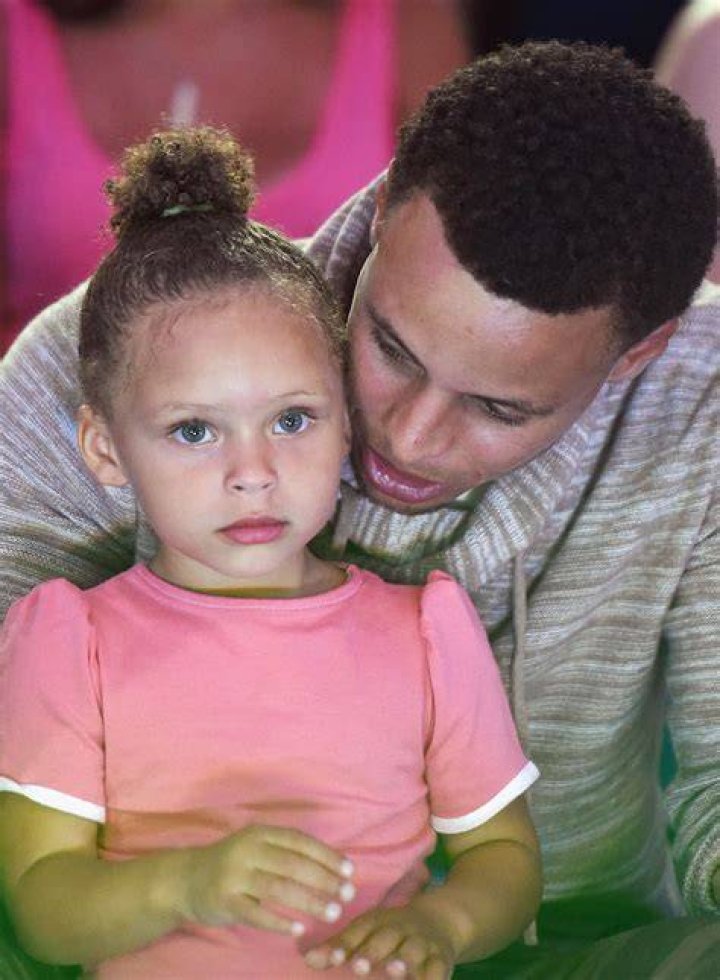 Stephen Curry and his adorable daughter Riley Stephen curry and