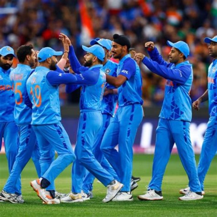 Suresh Raina Net Worth, Cricket Career, Endorsement, Parents, Wife and