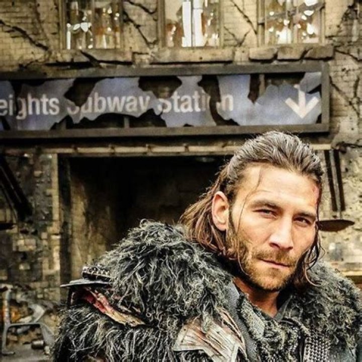 The 100 King Roan of Azgeda Roan the 100, The 100 show, Lexa the 100