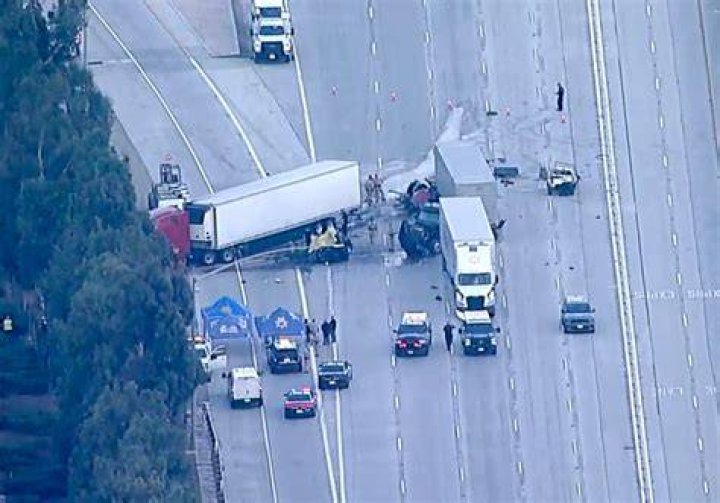 Tragic Highway Accident: Multiple Fatalities Reported