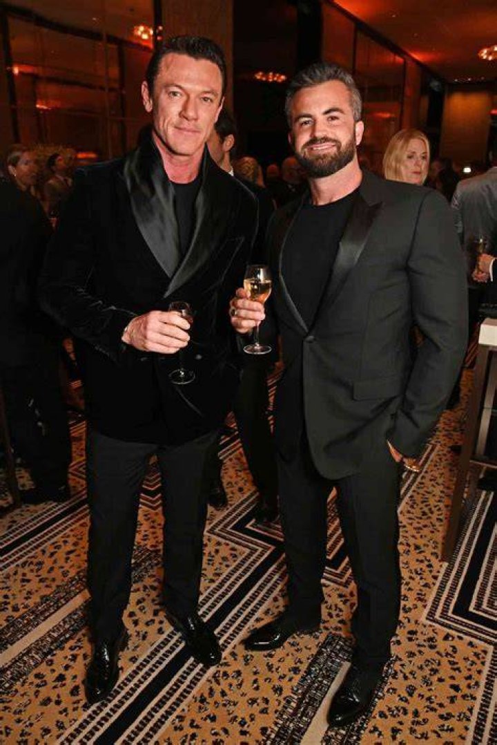 Unveiling Luke Evans' Partner: Love In The Limelight