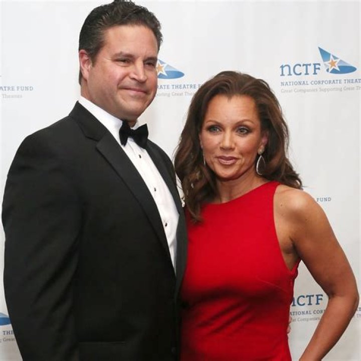 Vanessa Williams Is Engaged to Boyfriend Jim Skrip?Check Out Her