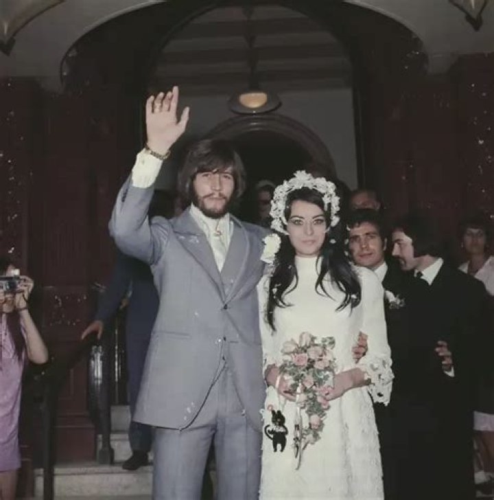 When Barry Gibb made rare appearance with wife Linda to sing 'Silent