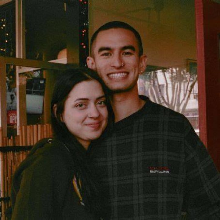 Who's Lizzy McAlpine Dating? The Truth Revealed