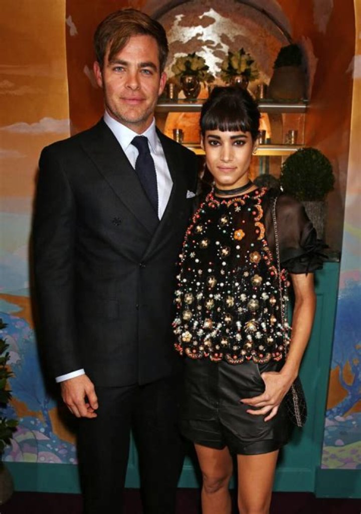 Who is Chris Pine Girlfriend in 2023? Is He Married? Creeto