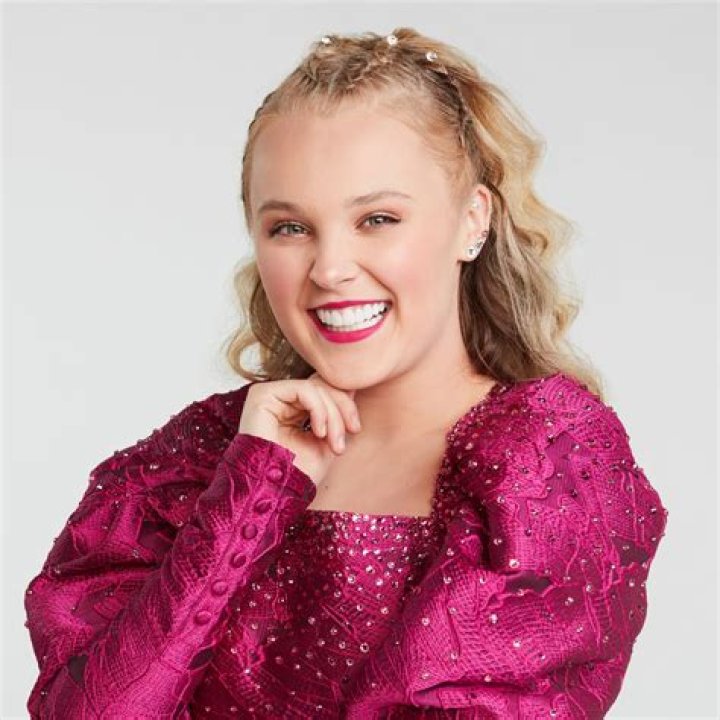 Who Is Jojo Siwa: The Complete Guide
