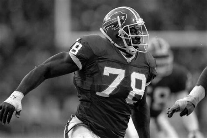 Who Is Ralph Brown NFL, Amanza Smith's ExHusband on 'Selling Sunset'?