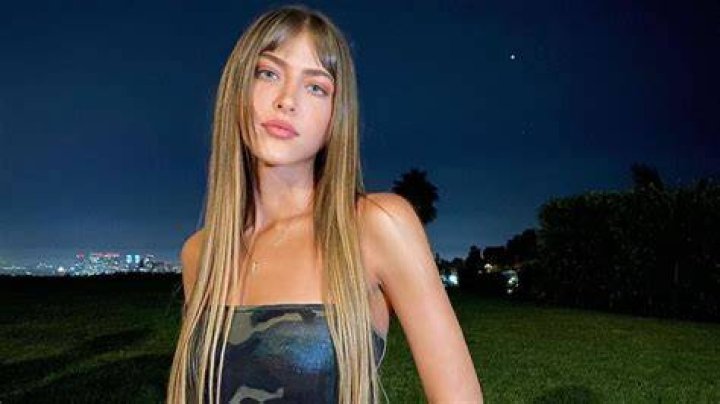 Who Is Simi Khadra Girlfriend Of The Weeknd Bio Age H vrogue.co