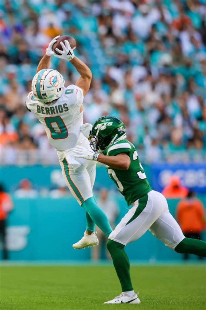 WR Braxton Berrios among 4 former Patriots claimed off waivers by Jets