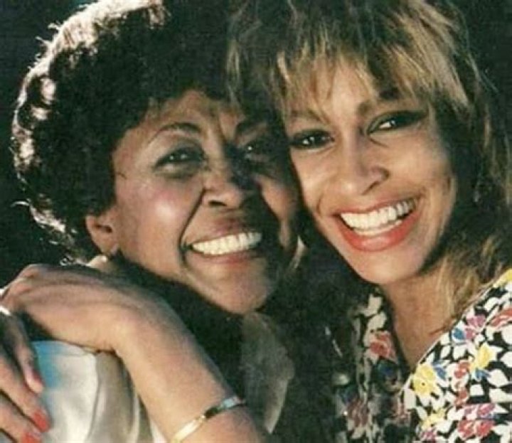 Zelma Bullock Bio, Height Husband, Daughter, And More The Tiger News
